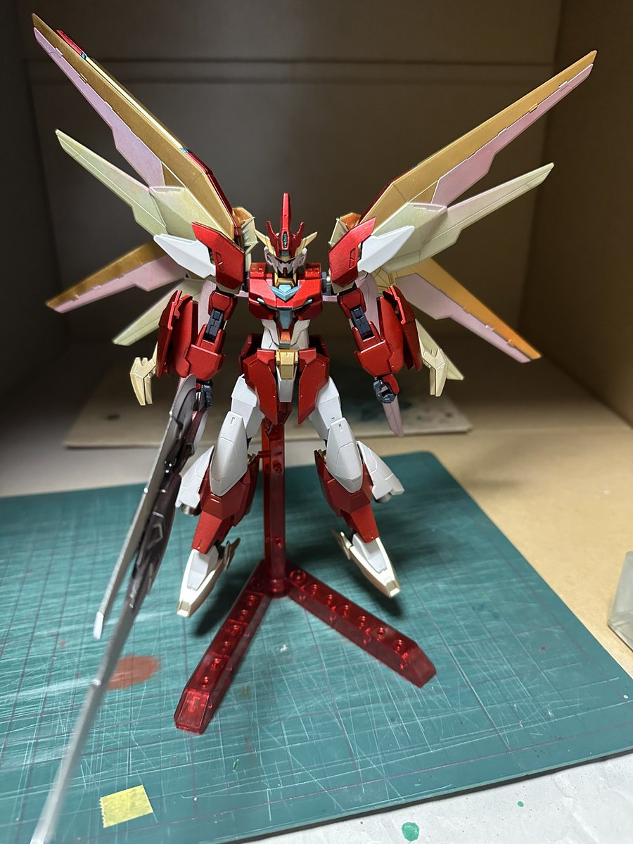 Pen_YS_Pen's tweet photo. 出来た...
やっと出来た...
色々試しながらだからめちゃくちゃ時間かかっちまったが...
どうだろう？ぽいか？
 #ガンプラ
 #ヴァンガード https://t.co/FtrApHCIh0