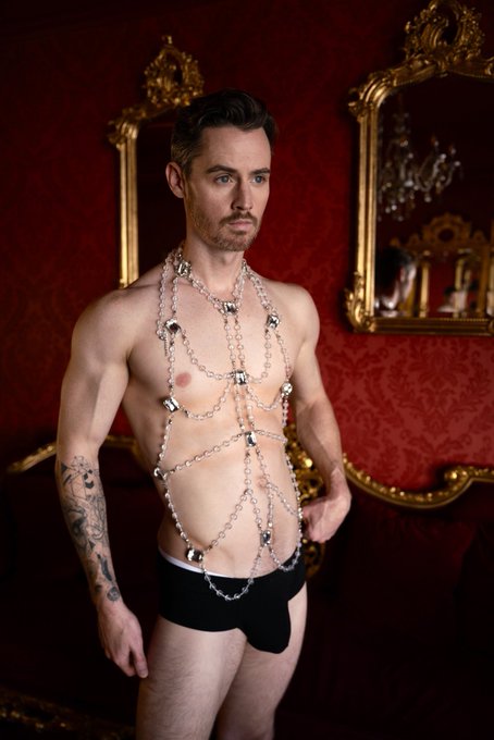 Diamonds are forever. Bulge is eternal. https://t.co/3D3NTfaxRf