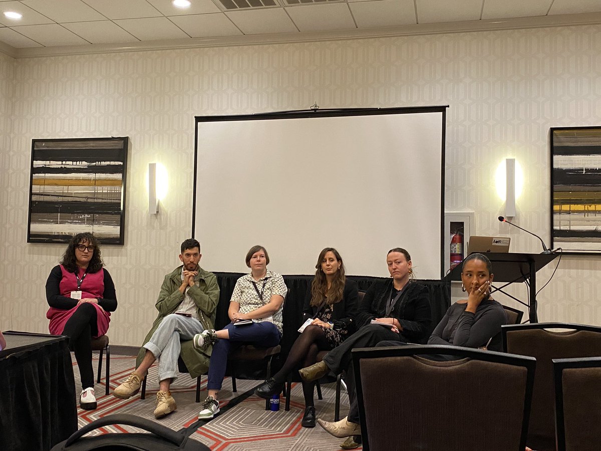 The excellent #AoIR2023 TikTok panel reflected on the tension between trying to keep audiences engaged about conflicts and political issues vs platform popularity metrics - this intense labour to catch up with trends is taxing and can even be seen as trivialising world events.