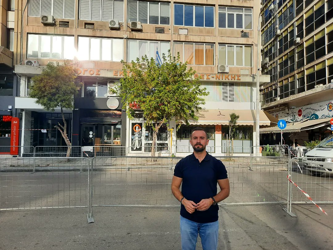 ❤️ My special spot in Thessaloniki... Filiali i firmës së stërgjyshit, Asllan Rezniqi, në Selanik, gjatë viteve '30-të gjendej pikërisht në këtë lokacion. Sot ndërtesë tjetër, por emocioni për mua pothuajse 90 vjet pas është i papërshkrueshëm.
#Thessaloniki #LekeTaBojUnfollow