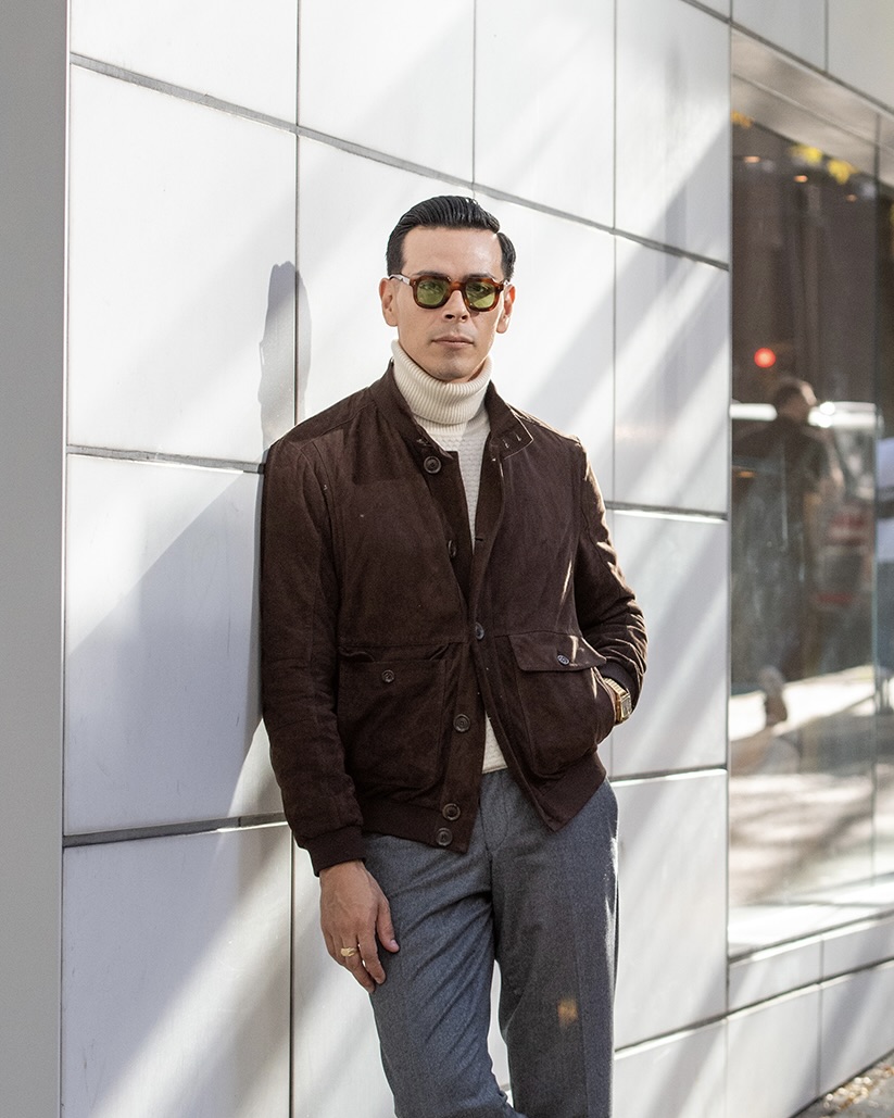 Jack Victor &amp; <a href="/holtrenfrew/">Holt Renfrew</a>

Steve @_stevegonzalez_  wears the Italian-made Leon Suede Bomber, Cashmere Silk Renfrew Turtleneck, and the Pablo Flannel Trouser in downtown Vancouver.  ​

Steve (<a href="/stevegonzalez/">Steve Gonzalez ✌️</a>) porte la veste en daim Leon fabriquée en Italie, le col roulé en cachemi