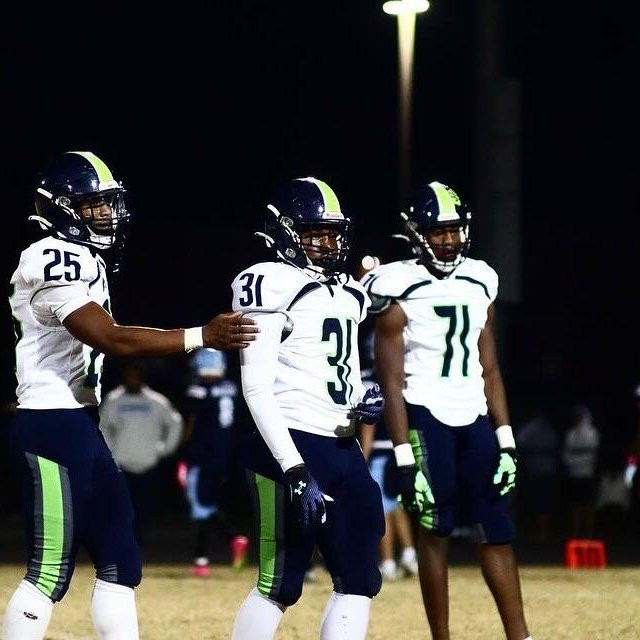 _1upmari's tweet photo. @all22highlights
🎓 2️⃣ 0️⃣2️⃣4️⃣
🗣Samari Spooner
🏈 MLB,OLB,SS
🏋🏾♀️ 5'9 180 Lbs
📚 GPA 3.3
🏫 @StCharlesHS
#31Hitman 🦈 https://t.co/yTHBK68Qz5 https://t.co/elK28NDvU3