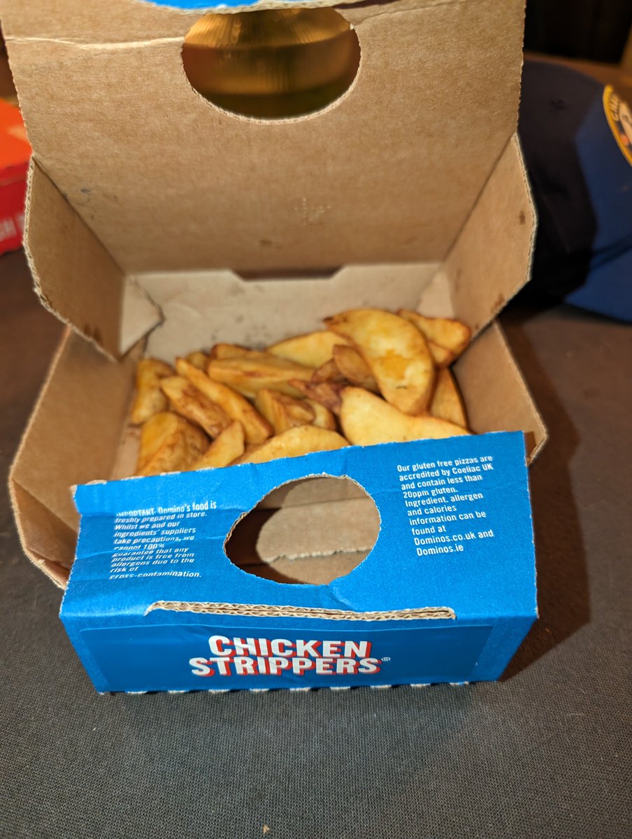 theonlybuss's tweet photo. @dominos @Dominos_UK love these potato chicken strippers 🤦🏼‍♂️ fail! https://t.co/xsaiAFhNOD