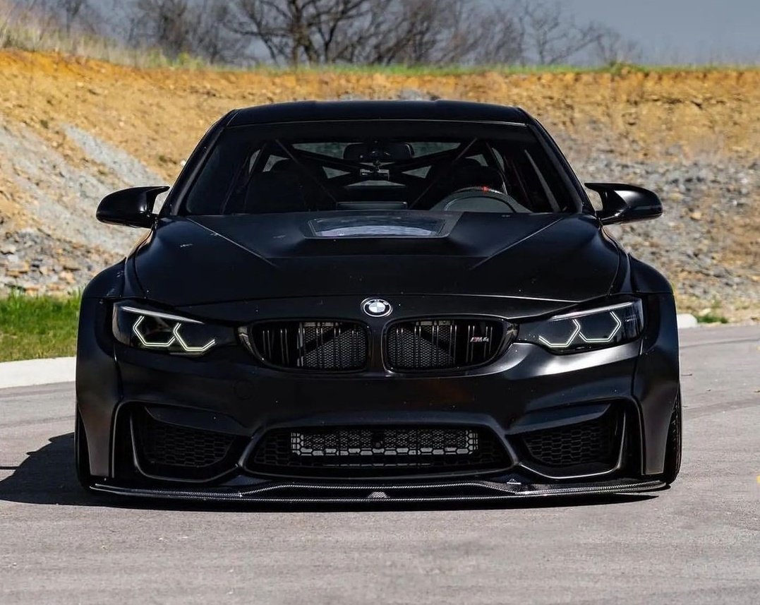 ExoticBMW's tweet photo. BMW M4 💣 https://t.co/RqH37CvbIx
