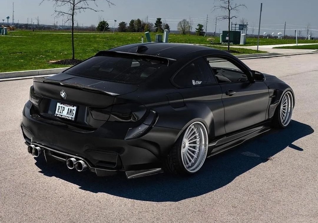 ExoticBMW's tweet photo. BMW M4 💣 https://t.co/RqH37CvbIx