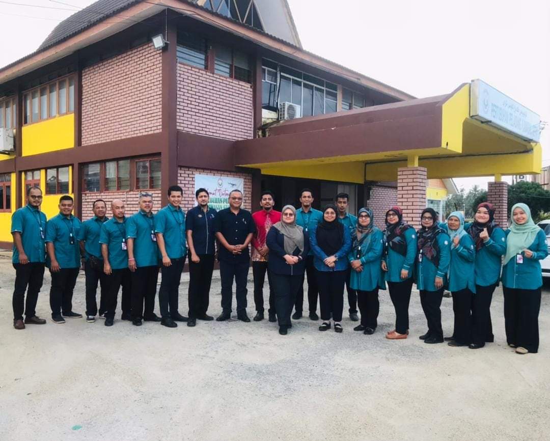 PPKGERAI062's tweet photo. Alhamdulillah selesai pemeriksaan Audit Pengurusan PPK Gerai dr 15 hingga 19 Oktober 2023, kpd Team PPK Gerai Tahniah buat semua 
telah bersatu hati &amp; bkerjasama menjalankan kewajipan yang diamanah banyak ilmu &amp; pengtahuan untuk penambahbaikan. Tq cik shaz cik jannah &amp; en Shahid https://t.co/Ep2PZxIdEl