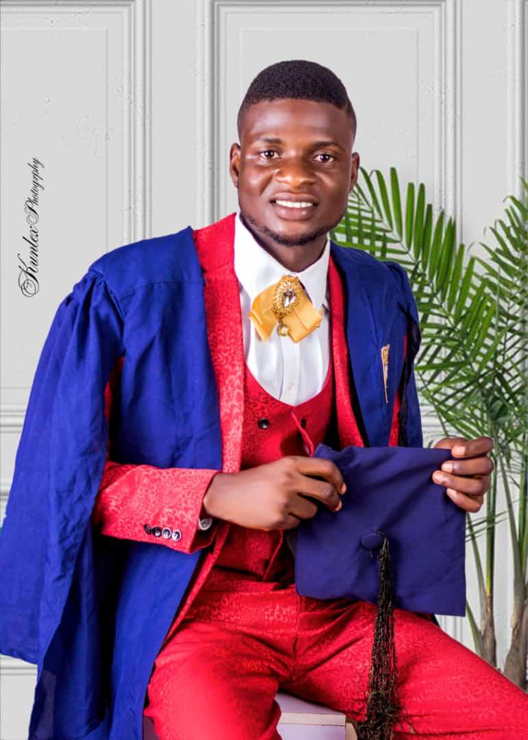 DeeBrandMan's tweet photo. #Convocatoria #unilorin #God
Congratulations to Me💯💃🎉
B.A LINGUISTICS BAGGED ❤️
God did it... https://t.co/BX6Bto6VHT
