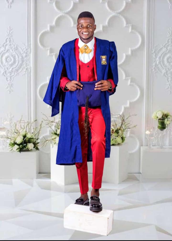 DeeBrandMan's tweet photo. #Convocatoria #unilorin #God
Congratulations to Me💯💃🎉
B.A LINGUISTICS BAGGED ❤️
God did it... https://t.co/BX6Bto6VHT