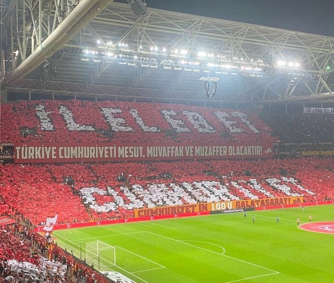 TTAgrup's tweet photo. Tebrikler Galatasaray 

İLELEBET CUMHURİYET! https://t.co/AGX2a9jOA3