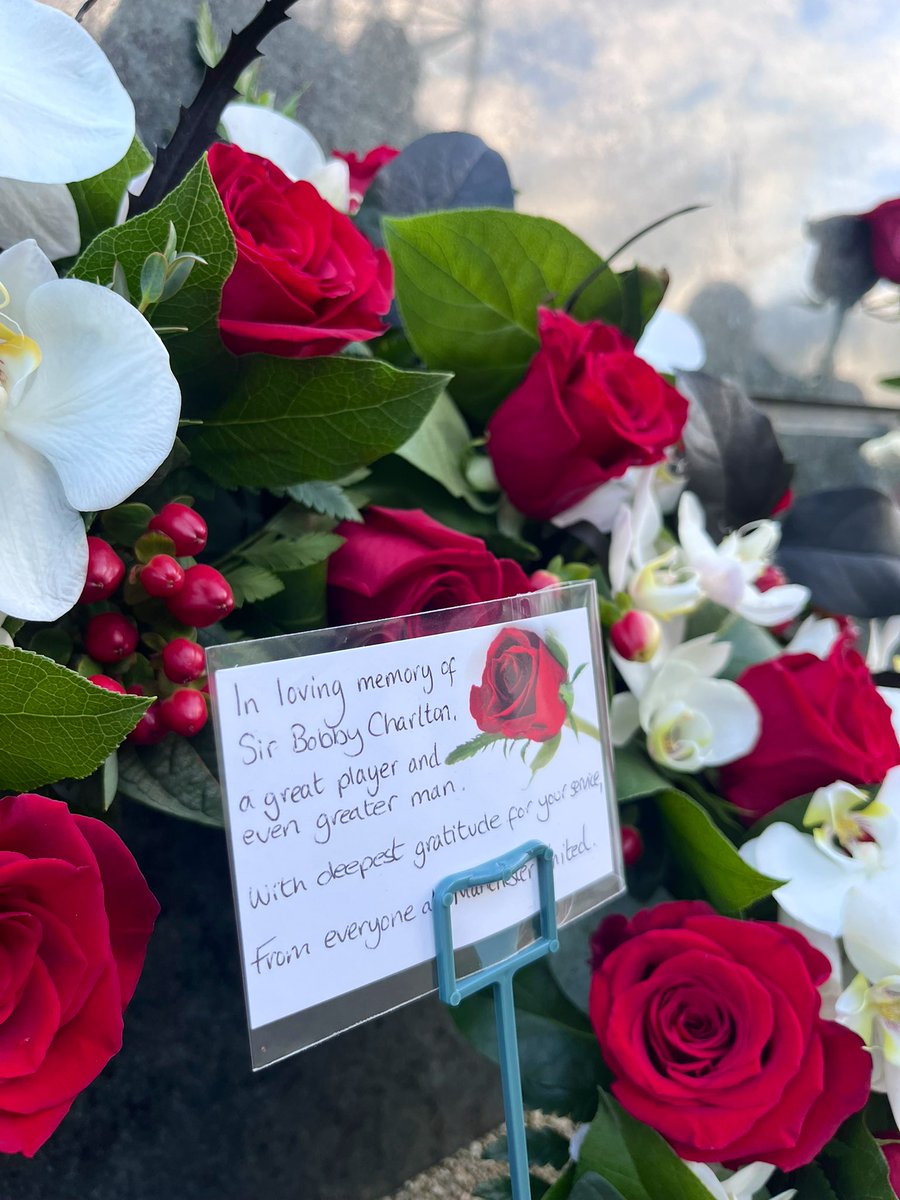 RIP Sir Bobby. ❤️🕊️