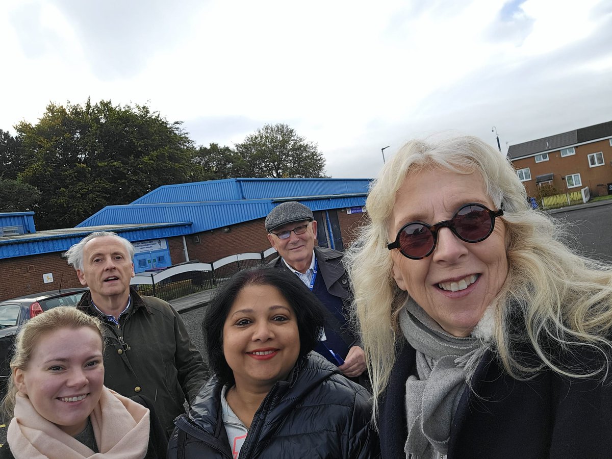 Rupali_Paul02's tweet image. Out and about in Manor today listening to residents with Cllr John Holden, @NathanEvansTeam @LauraEvansTeam and @lhancock4bowdon 

Working all year round for residents. 

#teamwork #localissues #manor 
@TraffordBlue 
@CCACllrs @Women2Win @CWONorthWest