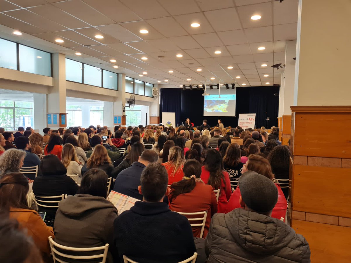 ResearchEd_CL's tweet photo. 👀 "Más allá del aula: la 
influencia de la cultura 
escolar en la comunidad 
educativa" por María Loreto Jullian con  Alejandra Braun. https://t.co/VwTQWhndWZ