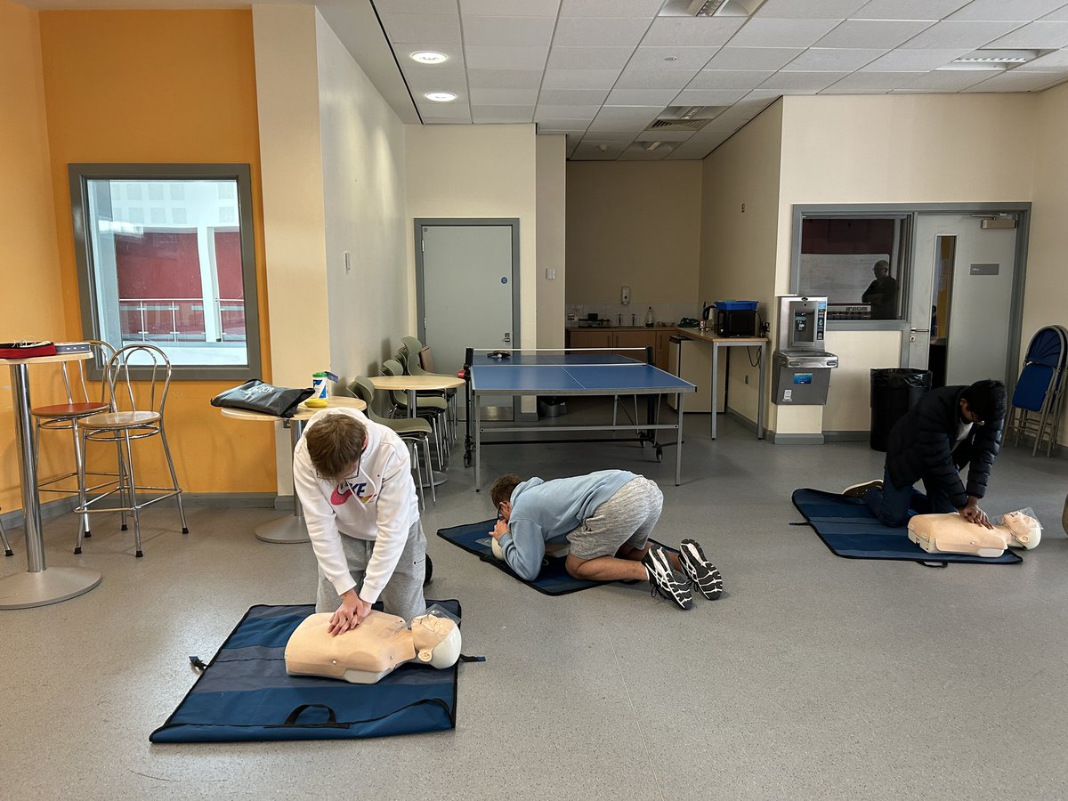 In total 19 cadets on Emergency First Aid at Work courses today, also gaining their 3 Star First Aid qualification #Opportunity @BangorGrammar @GlenlolaSchool