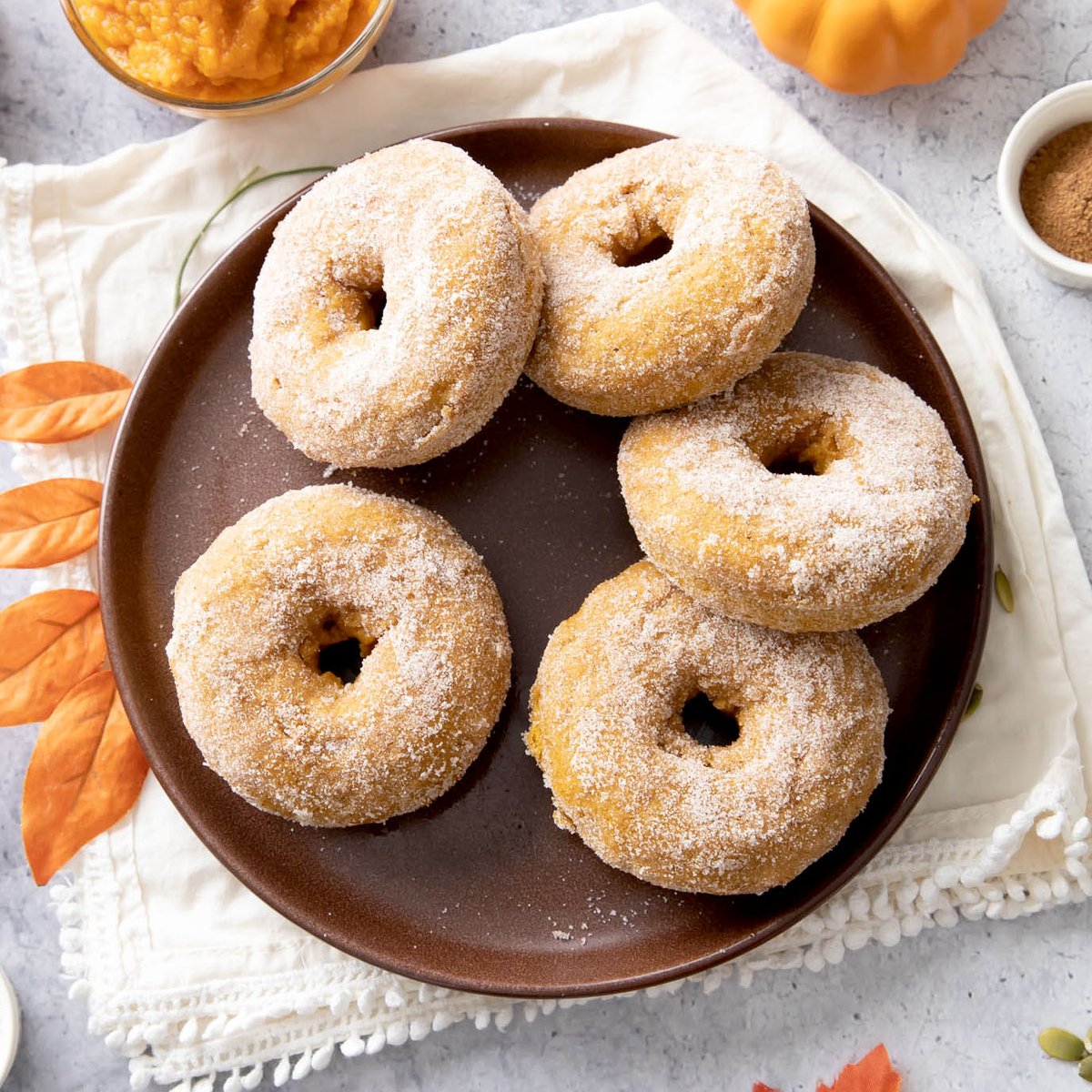 BeamingBaker's tweet photo. Pumpkin Donuts 🎃🍩 Perfectly moist pumpkin donuts with soft ‘n tender crumb and fall spice flavors, finished with sweet cinnamon sugar.
​​​​​​​​
Get the recipe: https://t.co/0YiSdL6T2H https://t.co/PeYXBRQoQR