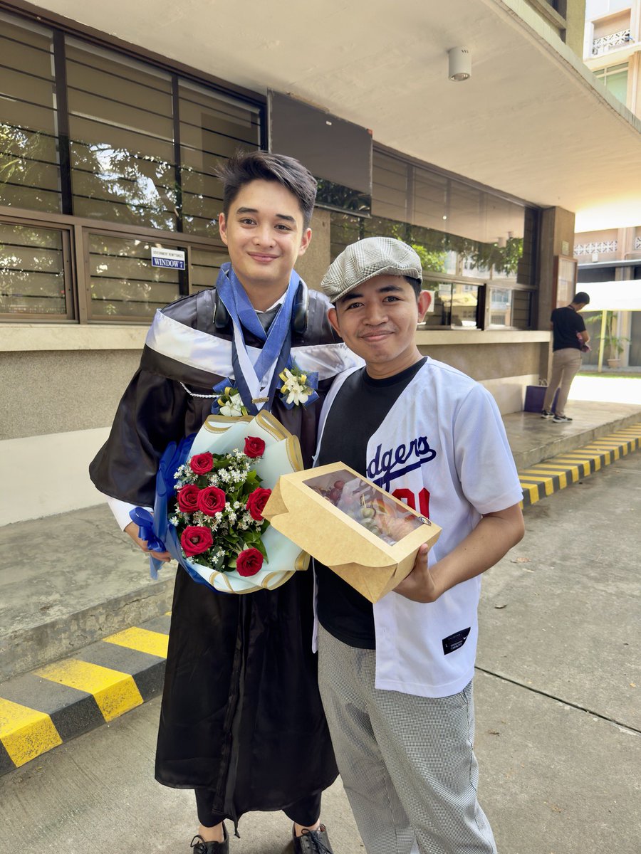 heyitsjayveeee's tweet photo. Happy Birthday Cum Laude man, LJ @lancejustincar !! 

LANCE TURNS TWENTYTHREE

#LanceCarrFinally23 https://t.co/2l0KU18HYP