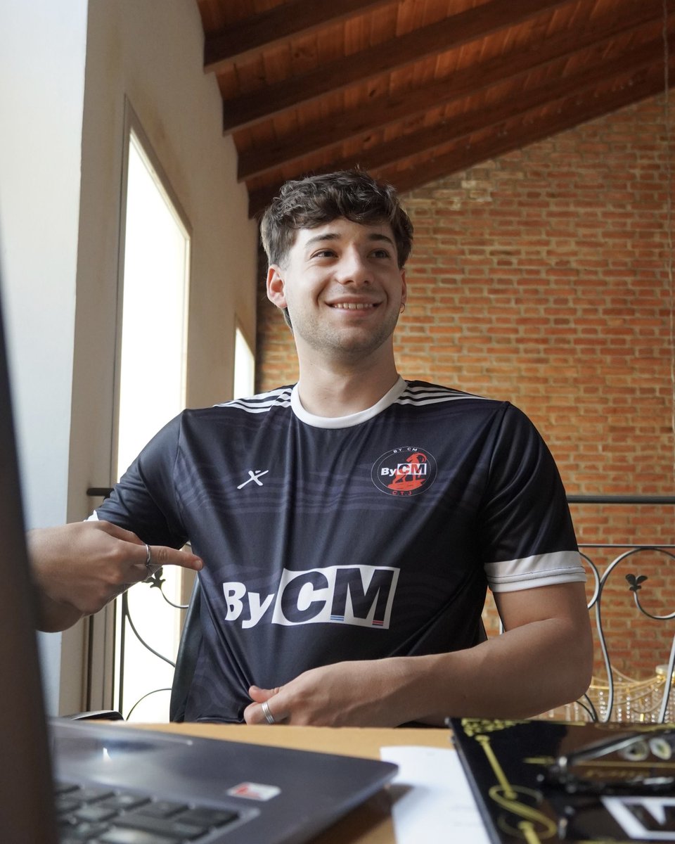 J U A N  C A S S I N I   =   B y  C M 🖤