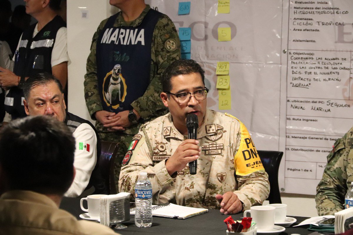 VictorCastroCos's tweet photo. En sesión del Consejo Estatal de Protección Civil informamos que el #HuracánNorma, categoría 2, se localiza a 45 km al oeste-suroeste de Cabo San Lucas con desplazamiento hacia el noroeste a 13 km/h. 

Este cambio de trayectoria implica el meteoro pasará entre Los Cabos y La Paz. https://t.co/Tqu5L9LWvQ