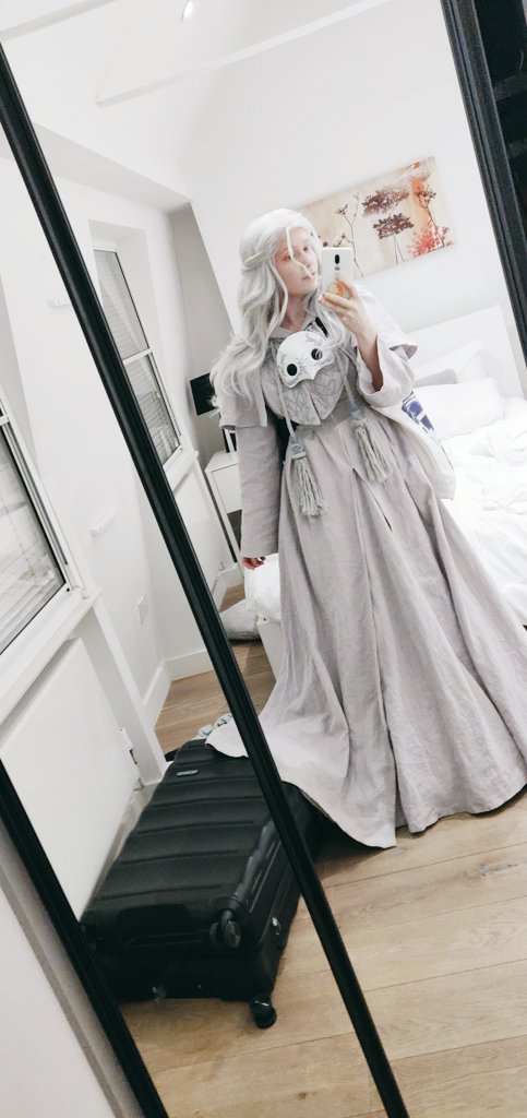 Kiserinn's tweet photo. Running around looking like this! I have a ton of stickers to hand out, come to poke me for some small WOLs and NPCs 🦭
#fanfest #fanfestEU #EUfanfest https://t.co/2bth6B21bZ