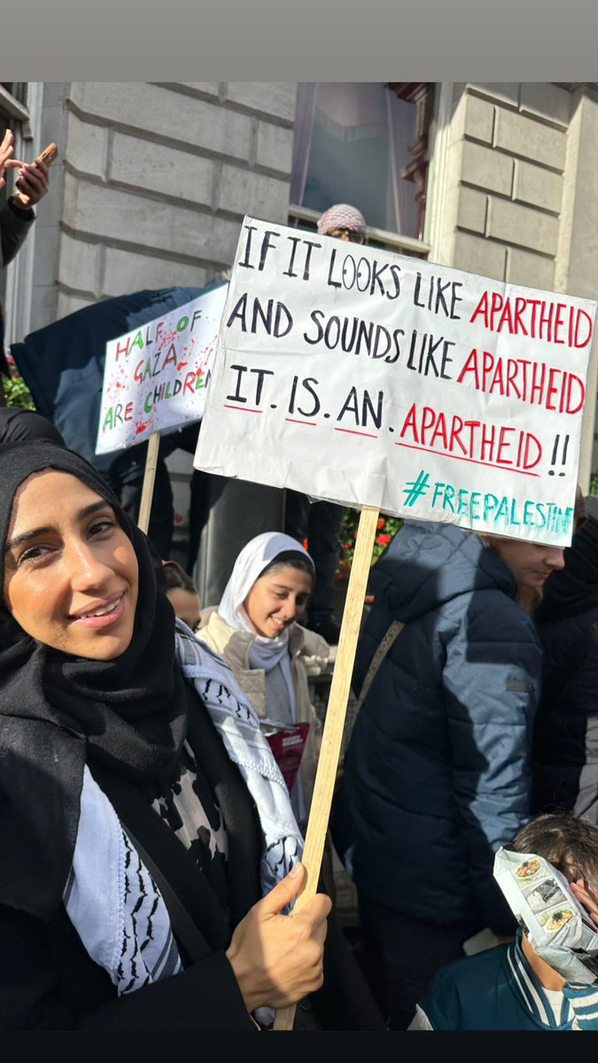 owenjonesjourno's tweet photo. Today over 100,000 of us took to the streets against Israel’s Western-backed slaughter of Gaza, against the siege, against the occupation, against apartheid - and for a just settlement that offers peace and security for Jews and Arabs alike. https://t.co/waxYZJrmJ8