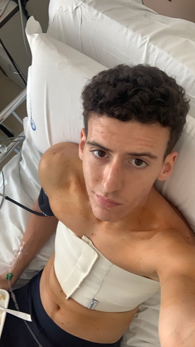 recién operado pero flama. buen momento para “volver” a twitter, quizá el comienzo de un gran twittero o tal vez solo efectos de la anestesia