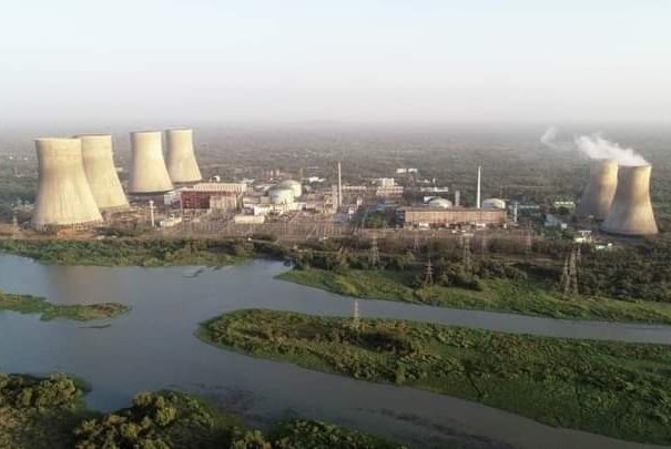 NewsIADN's tweet image. #NPCIL has started loading fuel in the 2nd indigenously-built 700MW nuclear reactor at #Kakrapar Nuclear Power Plant in #Gujarat marking a significant milestone.