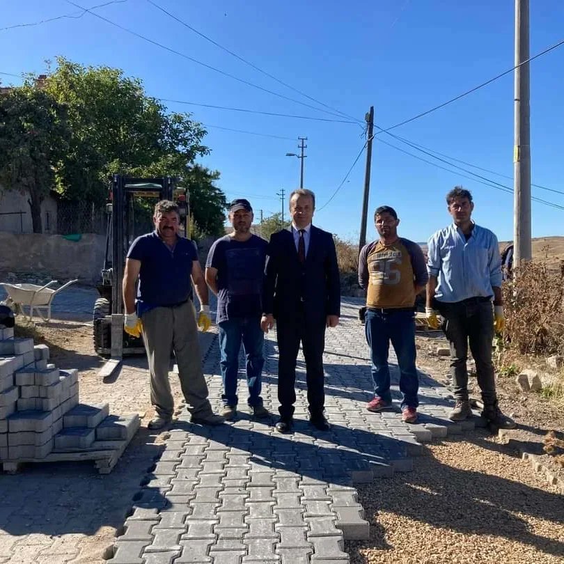 “HİÇ DURMADAN ÇALIŞMAYA DEVAM”
Altyapı çalışmalarımız sonrasında ilçemizin bütün cadde ve sokaklarının üstyapısını bitirmek için hiç durmadan çalışmaya devam ediyoruz.
#MemleketİşiGönülİşi