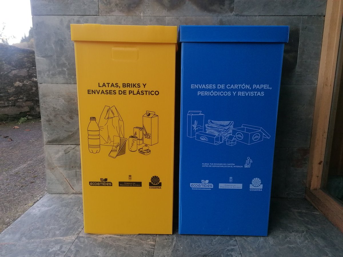 Esta tarde hemos dejado colocados en el #CentroDeRecepciónDeVisitantes #AlejandroCasona dos contenedores de reciclaje, para papel y cartón y para envases y plásticos, que nos han entregado Ecoembes y Cogersa.

Ahora nos falta el contenedor grande de vidrio para la vía pública 😉