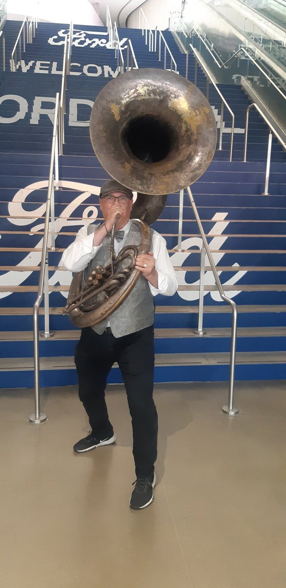 ACDixieYEG's tweet photo. If you've never danced to a sousaphone, mark Nov.18 in your calendar...
https://t.co/lLeK8hCJgJ
#yeg #yegmusic #yegjazz #yegarts #yegculture #yegevents #swingdancing https://t.co/sxW4VN5LlQ
