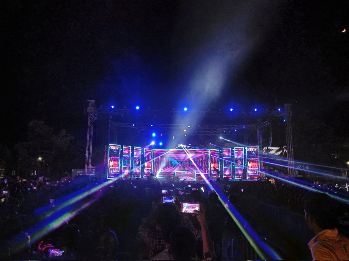 theMBuniversity's tweet photo. Day 2 started with Prashant Amir and DJ paroma entered, the whole ground was shaked. https://t.co/qPYkhiKOxP