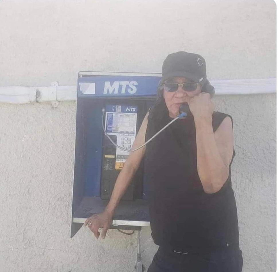 corridosybandas's tweet photo. —Me vas a desbloquear o no? https://t.co/RfQ1swy8NK