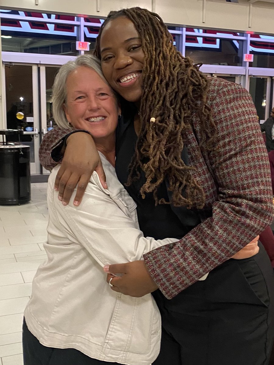 CLouStein64's tweet image. How about this one Dyana “Derty” Pierre is officially in the SIU Athletics Hall of Fame!!! ⁦@SIU_WBasketball⁩ So proud of her!!