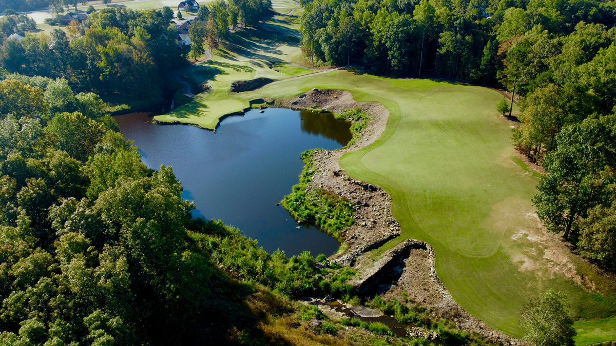 JLuGolfweek's tweet photo. The revived @tothillfarm will appeal to those who like their golf a bit adventurous. The sometimes crazy Mike Strantz greens are a blast to hit balls into. Gorgeous setting, and conditions rapidly improving with new zoysia greens. Wide in places, quite skinny in others. @golfweek https://t.co/HOmHnvHBiy