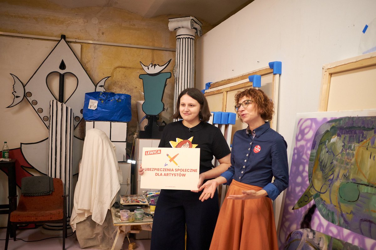 dgpopiolek's tweet photo. W ten weekend w Krk kolejna edycja "Pracownii do wglądu". To okazja, by poznać krakowskich artystów i artystki, ale i porozmawiać o pracy. 
Z @ewaowerczuk podczas kampanii mowiłyśmy o tym, jak ważna jest nie tylko wolność twórcza, ale i zabezpieczenia socjalne dla twórców. https://t.co/0ZRnXgUK3R