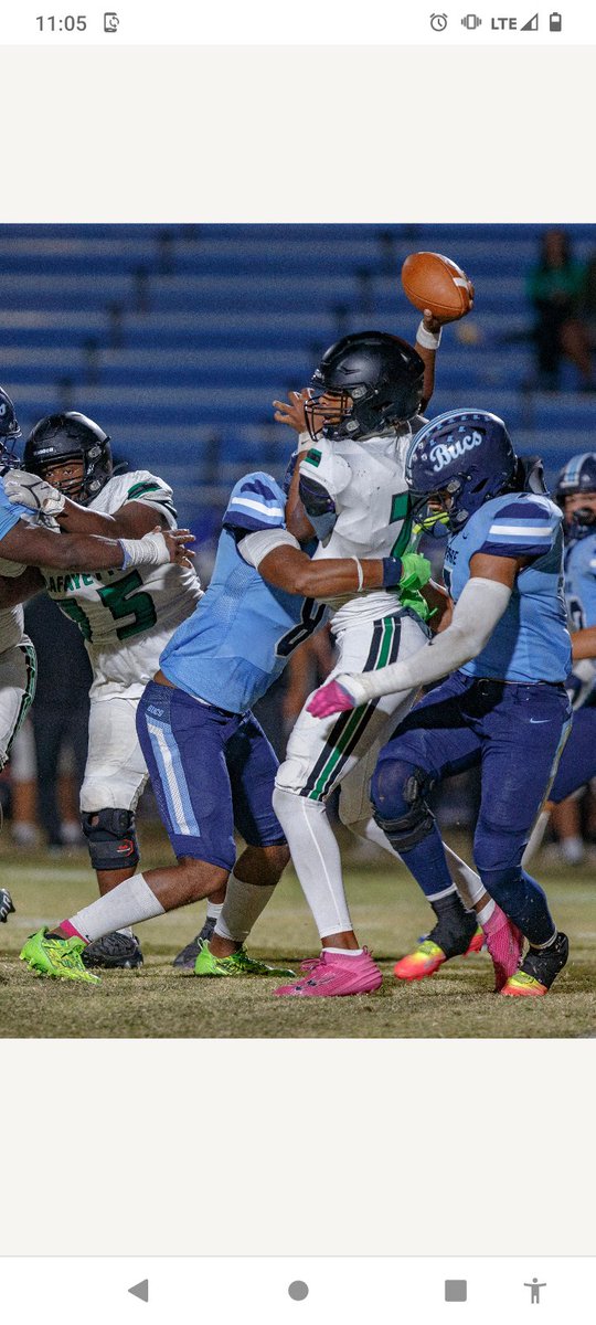 AngelaLee14_'s tweet photo. Lafayette ✅ 30-7  Move to 5-3.....
@tremikey3 2 sacks on the night! https://t.co/Js4JMvNUif