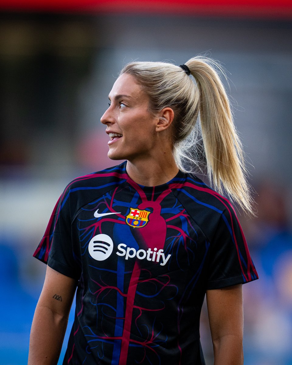 FCBfemeni's tweet photo. Aquesta samarreta és ❤️‍🔥❤️‍🔥❤️‍🔥❤️‍🔥❤️‍🔥 https://t.co/nAI7HisieE