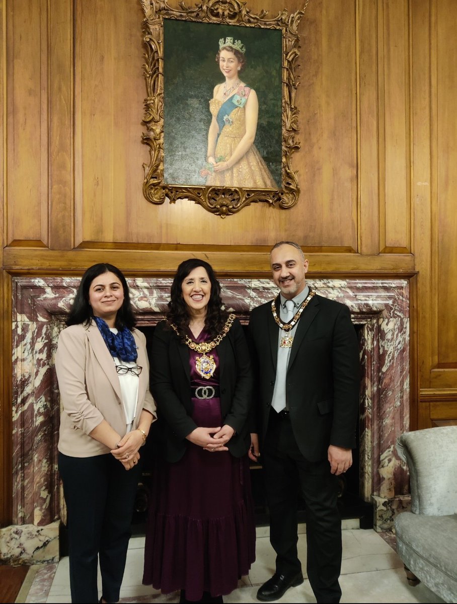 Adeela Khan💚 (@adilaaawan) on Twitter photo It was an honour to meet honourable Lord Mayor <a href="/Yasmine_Dar/">Yasmine Dar</a> & <a href="/MajidDarLMC/">Majid Dar</a> as her Consort.
She pledged to continue her relentless support to ensure an enabling environment for women leaders who want to bring a positive change. <a href="/NHSEngland/">NHS England</a> #WomenLeaders #LordMayor
#PublicHealth It was an honour to meet honourable Lord Mayor <a href="/Yasmine_Dar/">Yasmine Dar</a> & <a href="/MajidDarLMC/">Majid Dar</a> as her Consort.
She pledged to continue her relentless support to ensure an enabling environment for women leaders who want to bring a positive change. <a href="/NHSEngland/">NHS England</a> #WomenLeaders #LordMayor
#PublicHealth