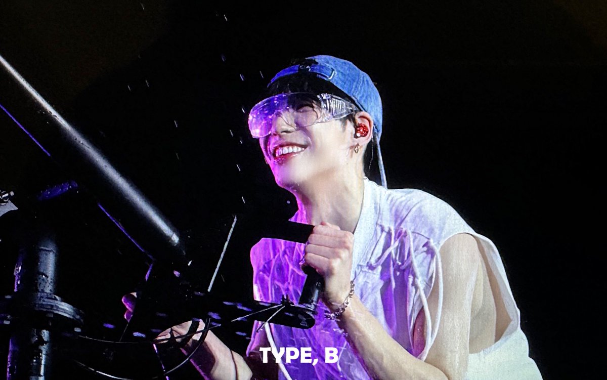 type_0305's tweet photo. 231021  으아아앙 🥺💙 

#BX #병곤 #CIX #이병곤 #BYOUNGGON https://t.co/9OnB8341gP