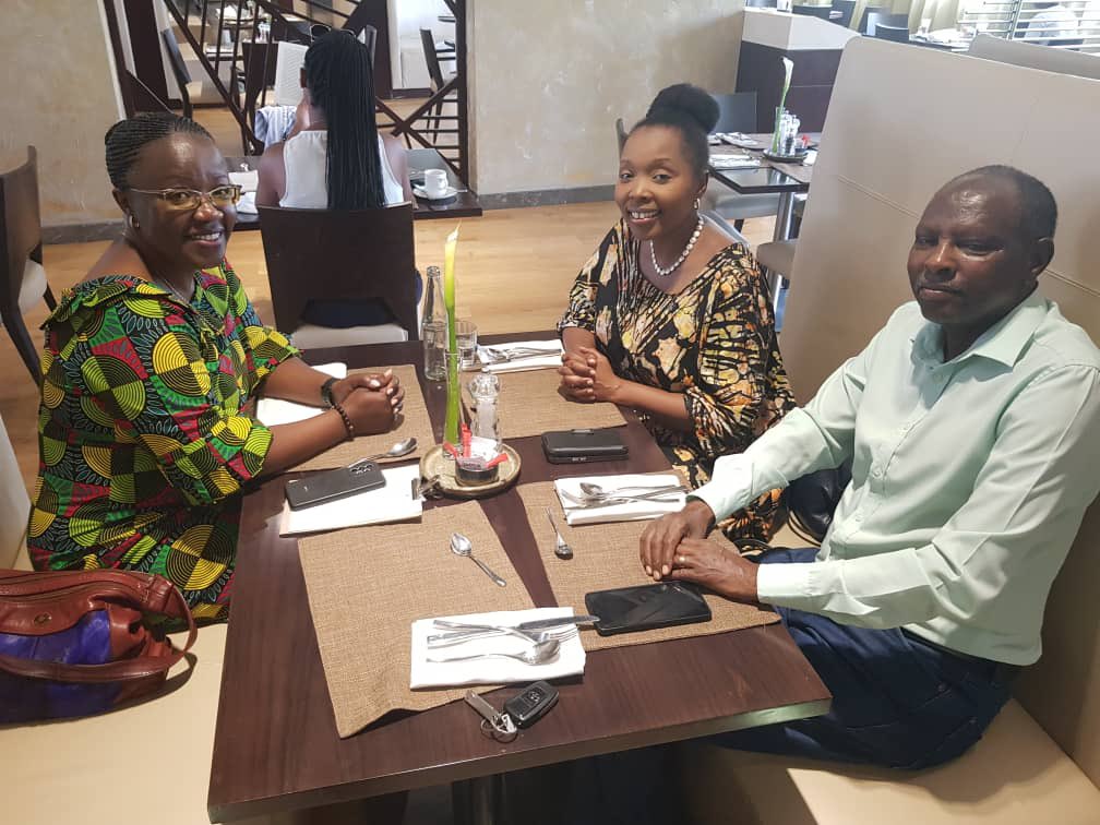 Today, Min @MujaJeanne had a breakfast meeting with @elianeubalijoro, the @ICRAF CIFOR CEO along with country representative. Discussions focused on renewing and strengthening the partnership in the sustainable forest management as well as corresponding research and development.