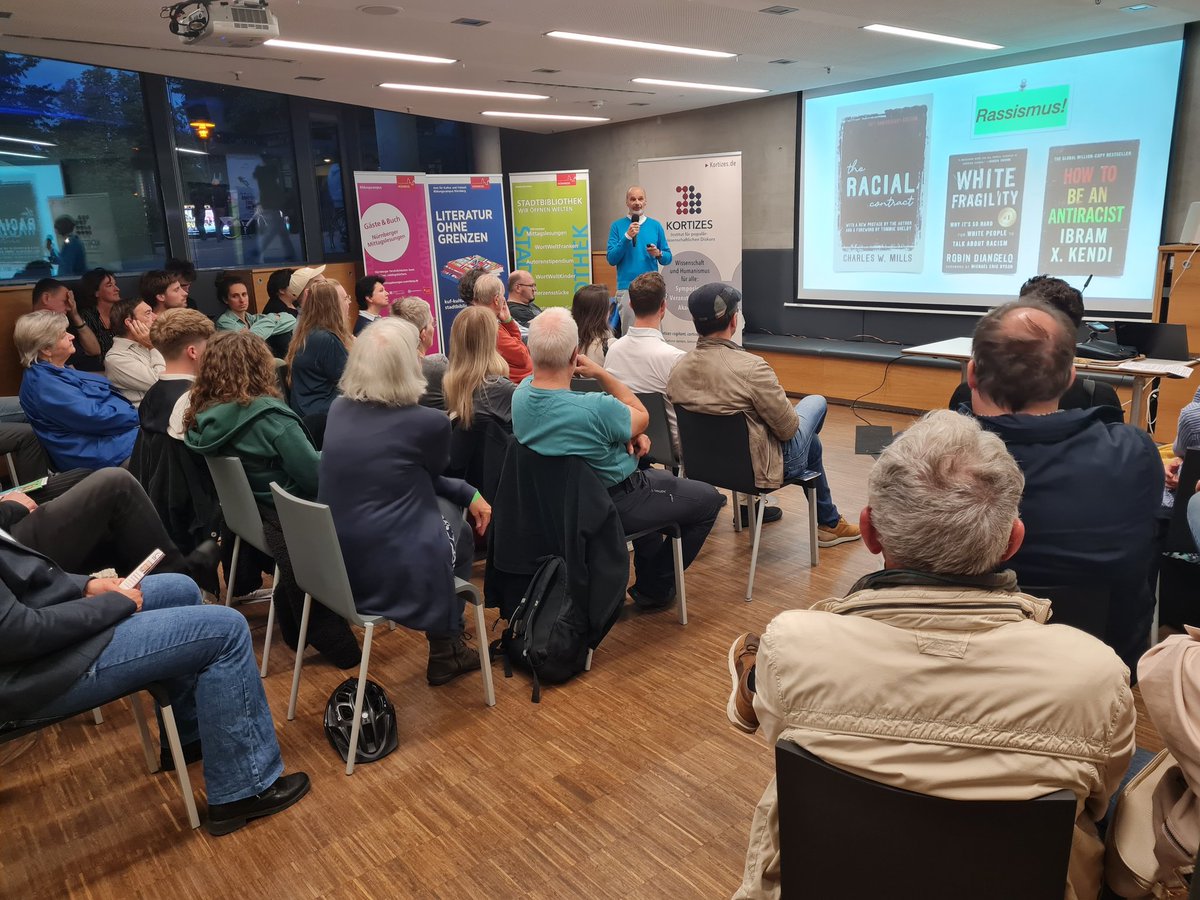 Erster Vortrag von PD Dr. Andreas Edmüller bei der #NDW23 im vollbesetzten Vortragsraum der Stadtbibliothek #Nürnberg. Fazit: Aufklärung statt Woke! Der Vortrag wird um 21 Uhr wiederholt.