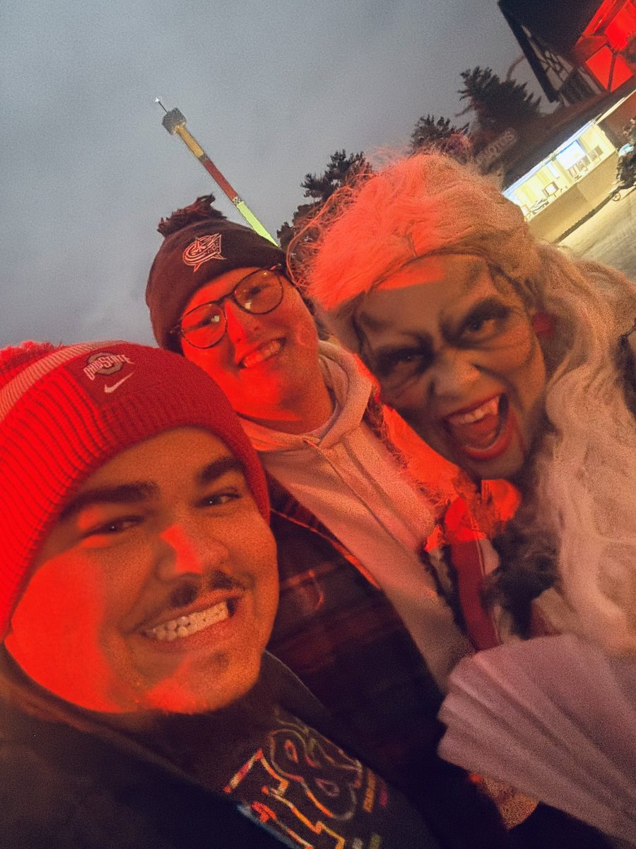 Spooky SZN with the 👻 squad was jam packed with haunted houses &amp; roller coasters at Kings Island!!! 👻🎢🎃