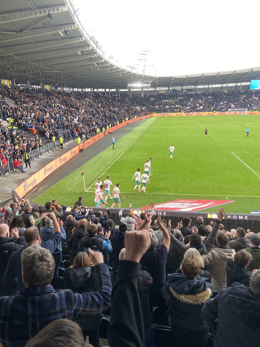 Was so 🤏 close to giving up and going home amid the King’s Cross mayhem but what a mistake that would’ve been.

That is some win. Hull are a good side and we’ve gone and snatched it right at the death. Come on boysssss 😍 #saintsfc