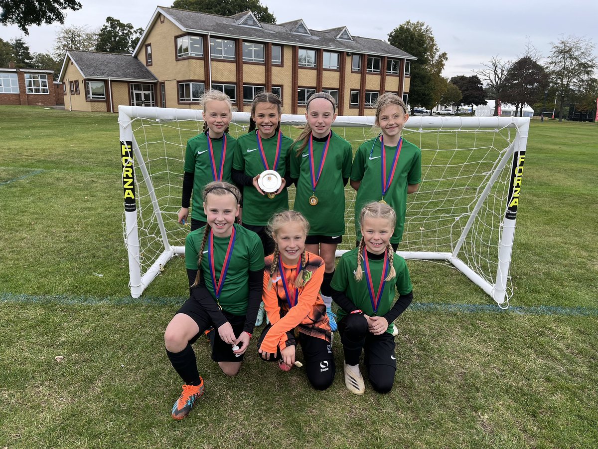 My daughter was a cup (plate) winner with her school team this week. 👏🏻
#GirlsFootball #CupWinner