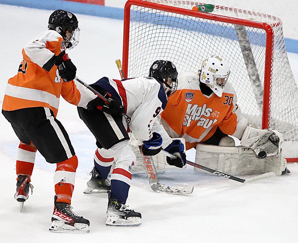 MAP South rallies late to tie MSP 3-3. Aiden Grossklaus <a href="/WDBYHockey/">WoodburyHSHockey</a> buries his second goal midway thru P3 to pull MAP even. <a href="/andoverhshockey/">Andover Boys Hockey</a> pair Ben Doll and Brooks Cogswell score for MSP along with Cooper Anderson <a href="/ERHShockey/">Elk River HS Hockey</a>. Shots 31-24, MAP.
Boxscore: hselitehockey.com/stats#/163/gam…
