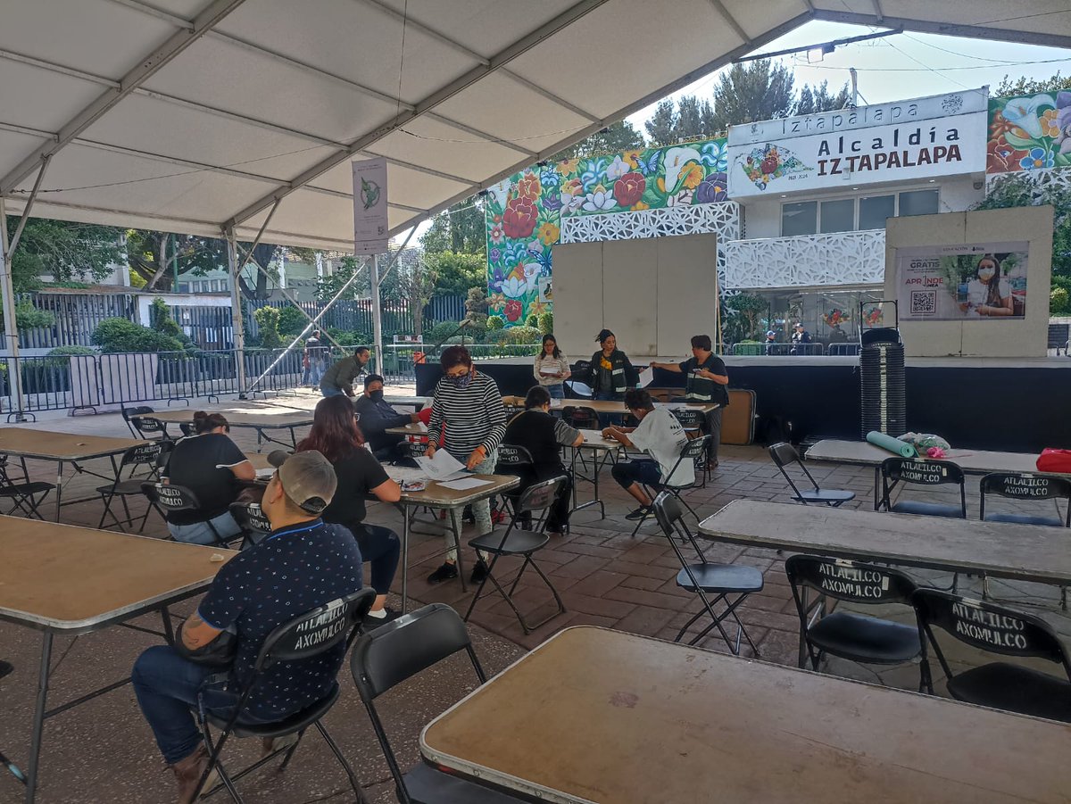 IneaCdmx's tweet photo. Inicia aplicación de exámenes en la @Alc_Iztapalapa hoy sábado 21 de octubre de 10: 00 a 15:00 horas. 🚶

🗣Tú también puedes concluir tu primaria y secundaria❗
 ✏ Aprovecha esta oportunidad y obtén tu certificado. 💯
🤓Si conoces a alguien que requiera ser alfabetizado y necesite aprender a leer o escribir, pasa la voz e invítalo al #INEA. 👩‍🏫

Acércate  👉#INEA visita  👌 #AprendeINEA https://t.co/w92PJ058UT   🚶‍♂️acude a tu #PlazaComunitaria  más  cercana búscala en https://t.co/3cVmuzDX3m        📞 800 8906 310