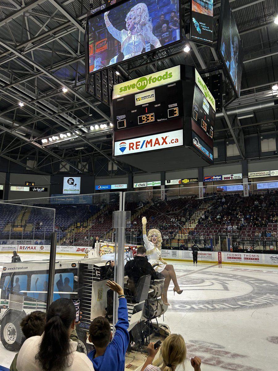 Meanwhile in @TheWHL, the @victoriaroyals are leading the way! (Pride tape in warm-ups too) #Hockeyforall @NHL @JeffMarek @FriedgeHNIC @Burkie2020