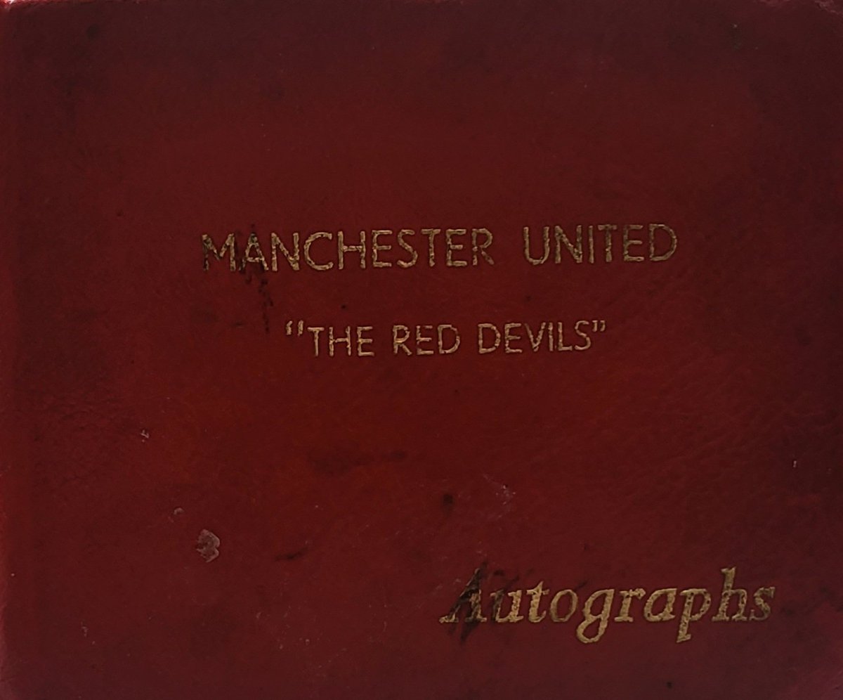 dv_83's tweet photo. @ManUtd This Manchester Utd Autograph book my dad was sent by his cousin - a ballboy at Old Trafford during the Busby Babes years now seems more precious than ever after hearing of the news of Bobby Charlton's passing today. R.i.p Bobby #legend
@ManUtd https://t.co/6Bm5DWMgl7