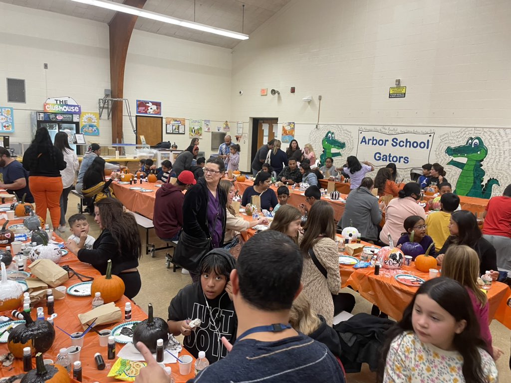 PrincipalArbor's tweet photo. Arbor families had a great time pumpkin painting at our Fall Family Fun Night! A big thank you to parent, teacher, and Quibbletown and Schor student volunteers who made the night a success! https://t.co/WnIhfk8qLq