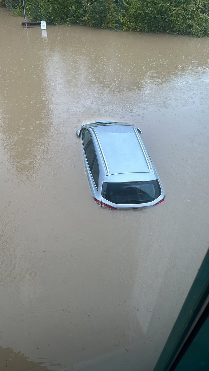 IanChappers's tweet image. Storm Babet hit us hard at @FramTechCentre #StormBabet #framlingham  #suffolk
