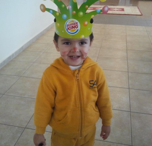 Sabahtan beri kabirlerinize taş seçiyoruz bu açık renk bu koyu öbürü parlak o olmadı bu daha uygun
Nesi uygun 
Çocuğa hangisi yakışır #isiasortakdavamız
#mehmetarifaltak