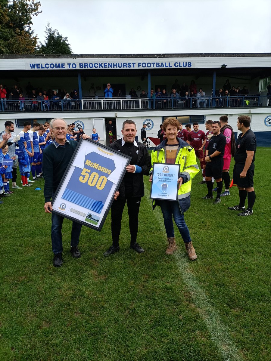 ONLY ONE PAT MCMANUS 🦡👏

@pmcm06 receiving his gifts from President Dave Stansbridge and Club Secretary <a href="/BronyaSzatkows1/">Bronya Szatkowska</a> 

500 Up for the Badgers as Manager 👏🦡⚽🔵